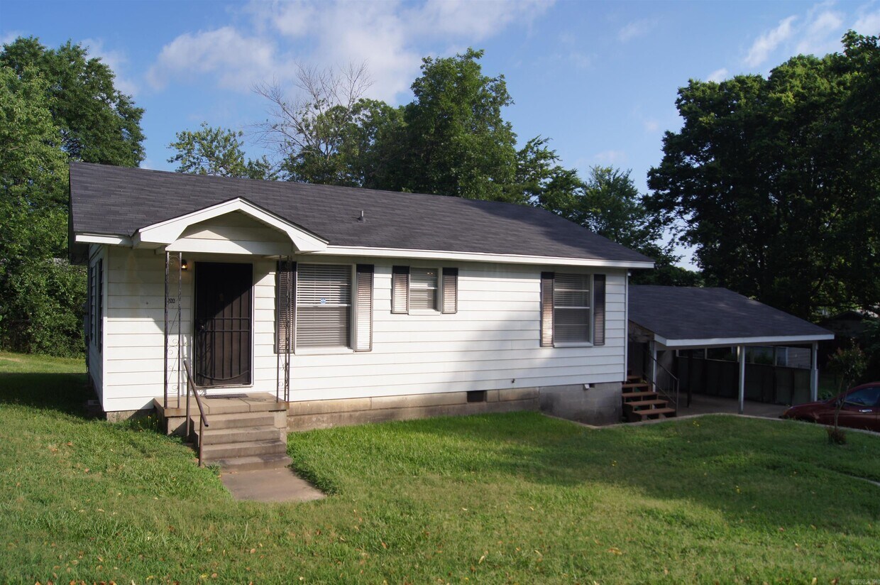Primary Photo - 1200 Crest Rd