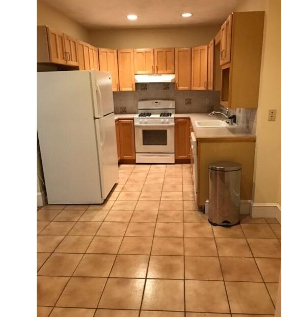 Building Photo - 1712 Beacon St