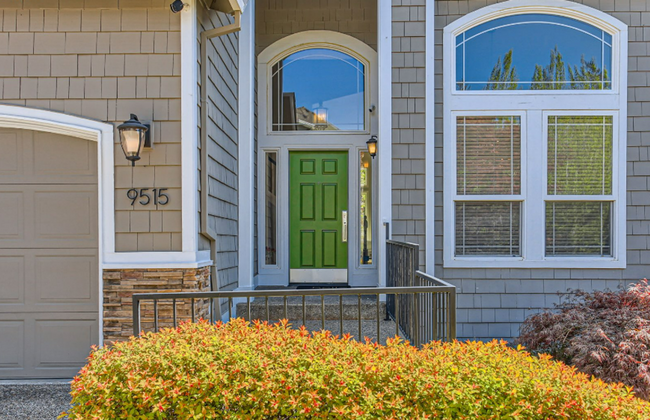Building Photo - Elegant Custom Home in Forest Heights with...