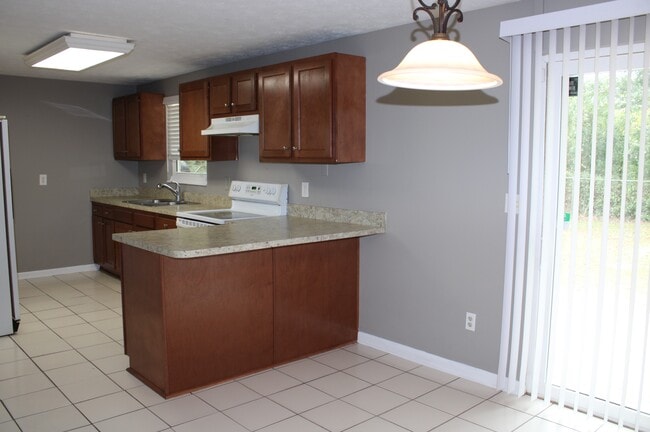 Kitchen - 5127 Acoma Ave