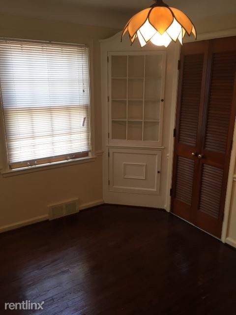 Foto del edificio - 3 br, 1.5 bath House - 20846 Lochmoor St