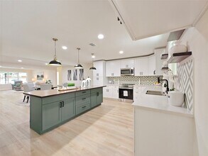 Building Photo - 9906 Bassoon Dr
