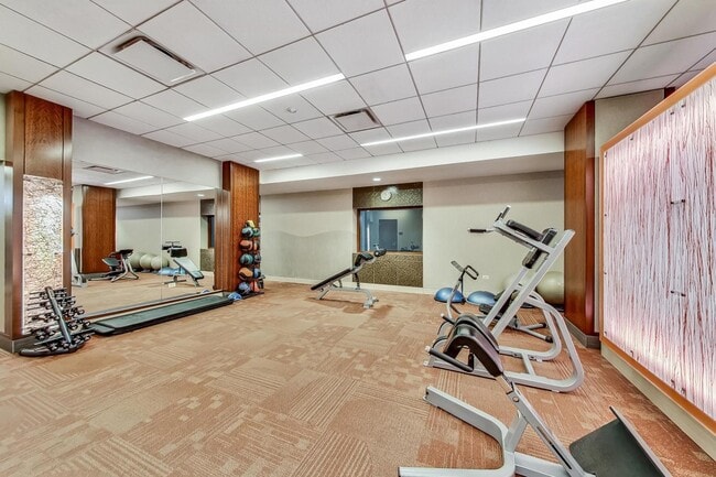 Building Photo - 400 E Randolph St