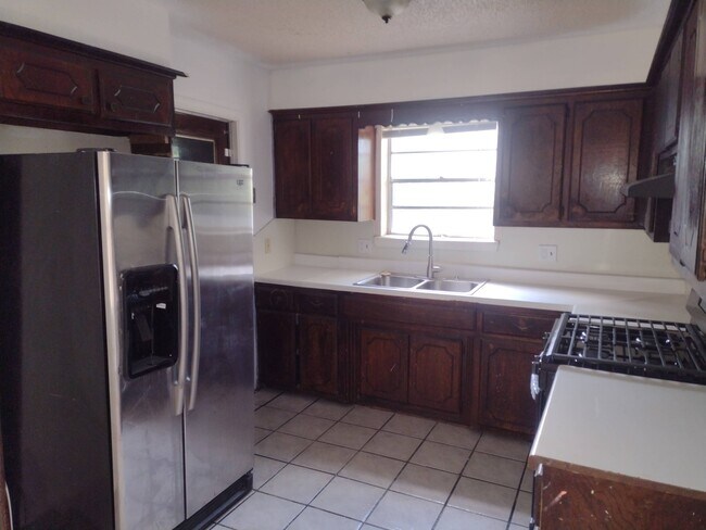 Foto del edificio - 2118 North Kate Avenue