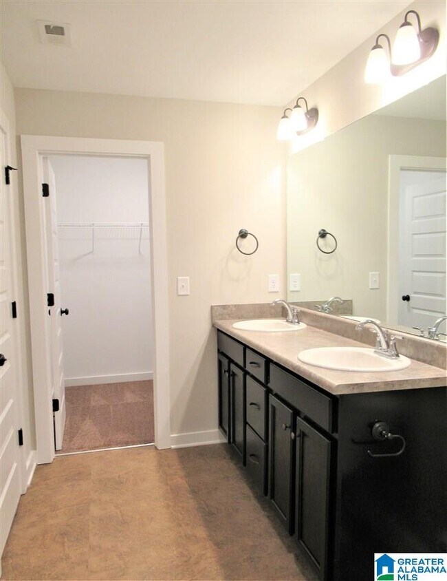 Building Photo - 360 Deer Creek Way