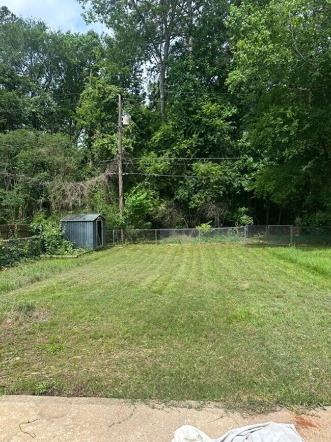 Foto del edificio - 4/1.5 PTISD Fenced yard and pet friendly
