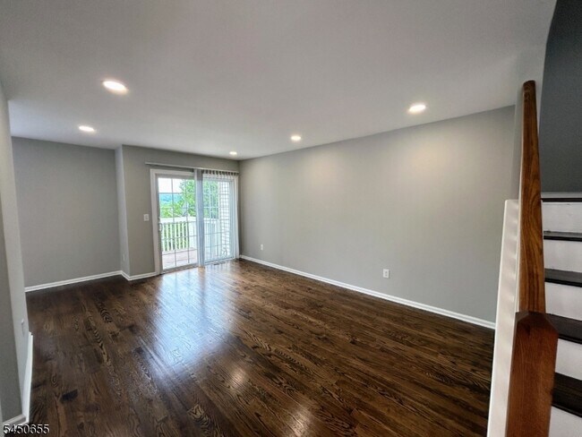 Foto del edificio - 2501 Vantage Ct