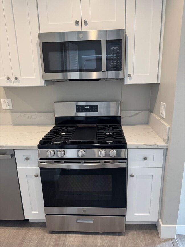 Foto del edificio - 54TH STREET 2985-2987 #1 FRONT UNITS