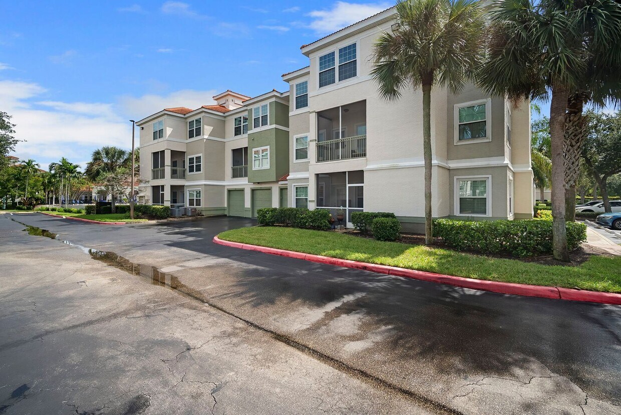 Primary Photo - Amazing 3 bedroom 2 bathroom Condo in Estero