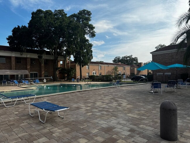 Building Photo - 2 Bedroom Townhome in Jacksonville