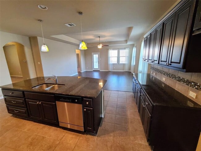 Building Photo - 826 Hot Spring Valley