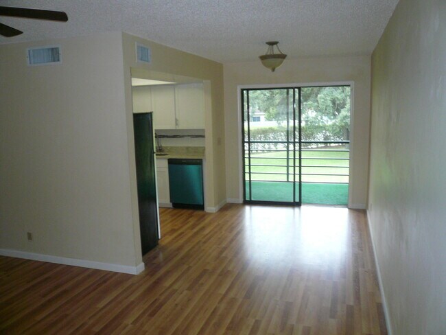 Building Photo - 4708 Oak Terrace Dr