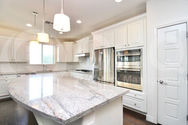 Building Photo - 5149 S Moccasin Trail