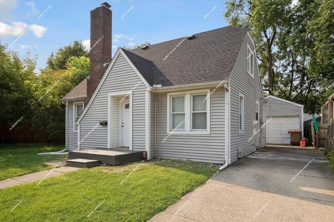 Building Photo - Charming 3-Bedroom Bungalow for Rent in Po...