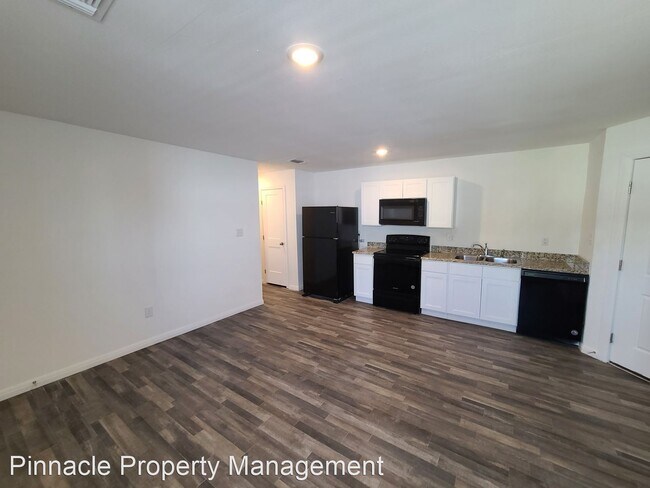 Building Photo - 3 br, 2 bath House - 35 W 8th