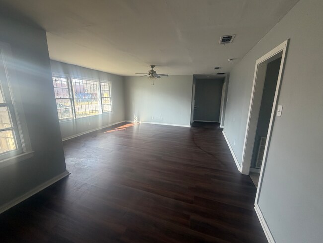 Building Photo - 519 Bay Bridge Rd