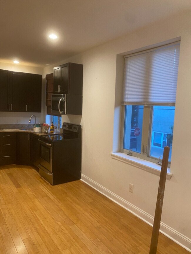 Foto del edificio - 2320 Cedar St