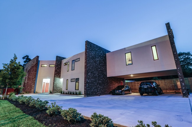 Building Photo - 905 W Austin St