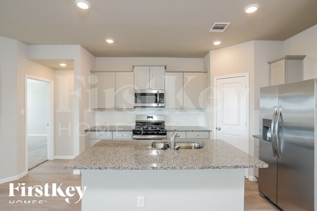 Foto del edificio - 6775 Hatchery Way