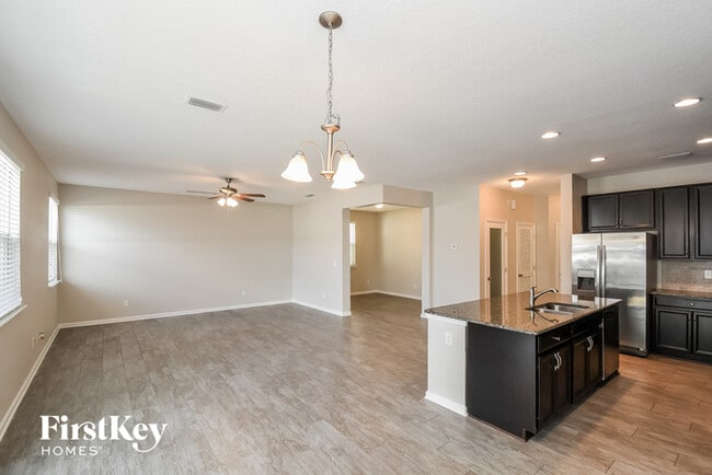 Building Photo - 7031 Azalea Grove Dr