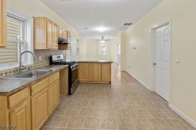 Foto del edificio - 56 E 16th St