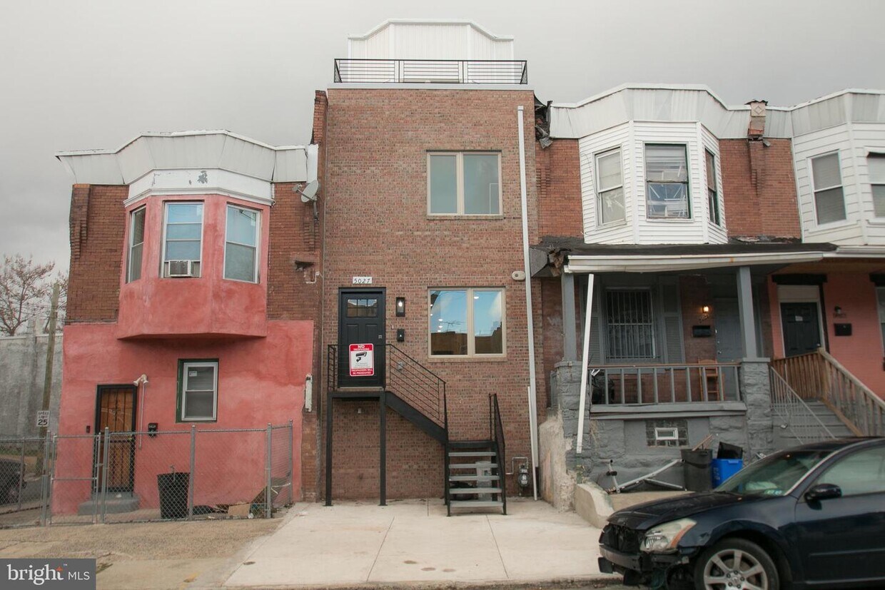 Primary Photo - 5027 Aspen St