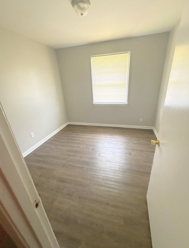 Building Photo - 3120 Beauchamp Dr