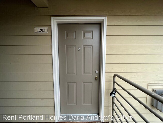 Foto del edificio - Studio, 1 bath House - 15062 NW Central Dr...
