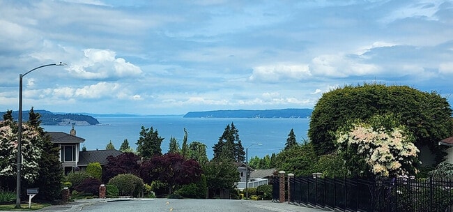 Foto del edificio - 5111 23rd Ave W