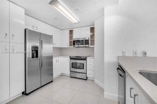 Building Photo - 7900 Harbor Island Dr