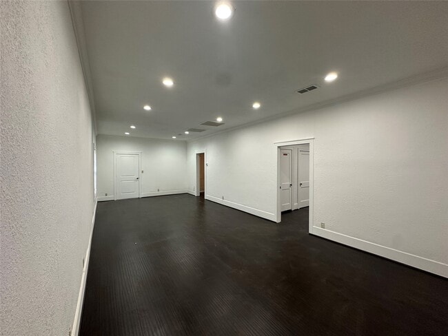 Building Photo - 30302 2nd St