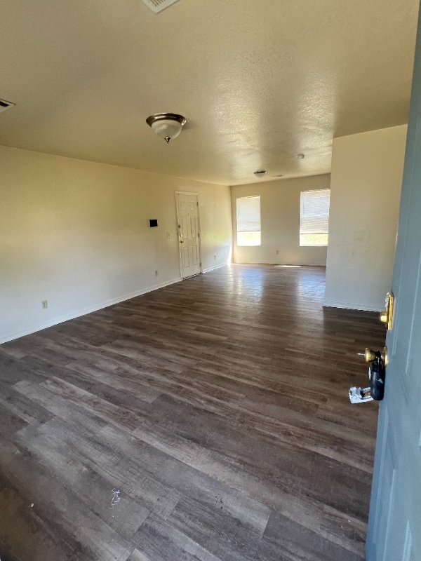 Foto del edificio - 2420 Poplar St