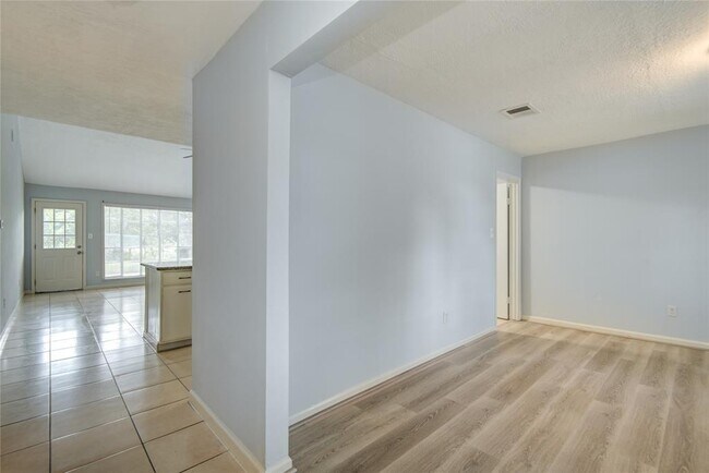 Foto del edificio - 11427 Newbrook Dr