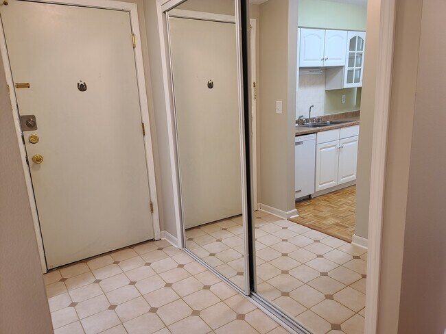 Foto del edificio - 450 Ford Rd