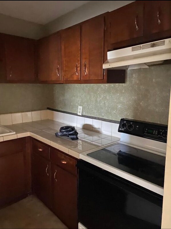 Primary Photo - 2325 W Pensacola St