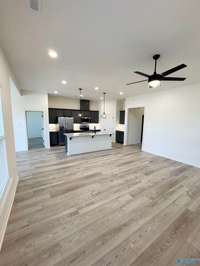 Foto del edificio - 16702 Ted Childs Dr