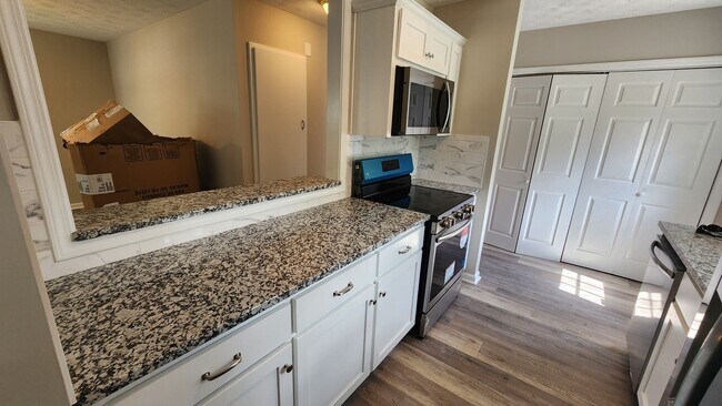Foto del edificio - Totally Renovated Home