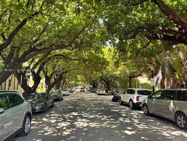Foto del edificio - 349 Meridian Ave
