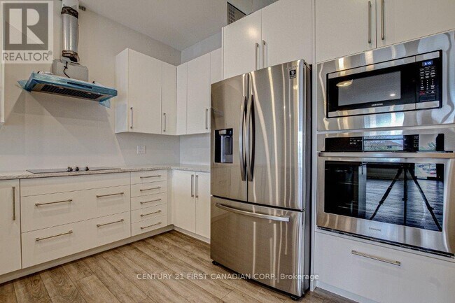 Building Photo - 1696-1696 Fiddlehead Pl