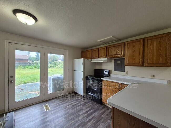 Foto del edificio - 1604 Elmendorf Dr