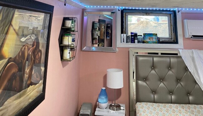 Bedroom - 4105 Clarendon Rd