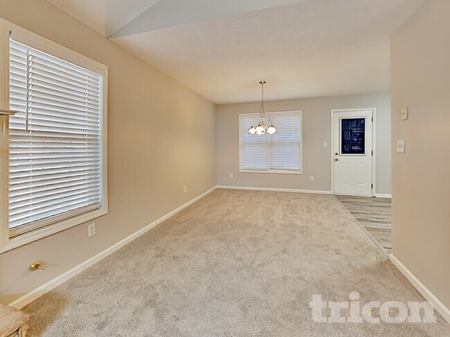 Foto del edificio - 241 Amy Blvd