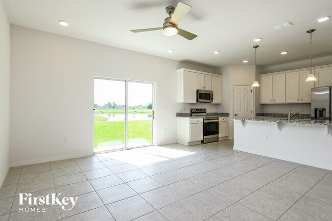 Building Photo - 1642 Isleta Lp
