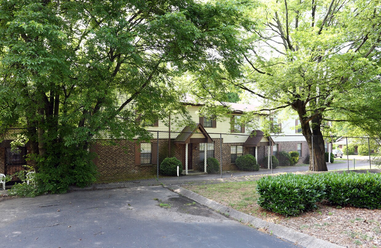 Building Photo - 1111 Marion Ave