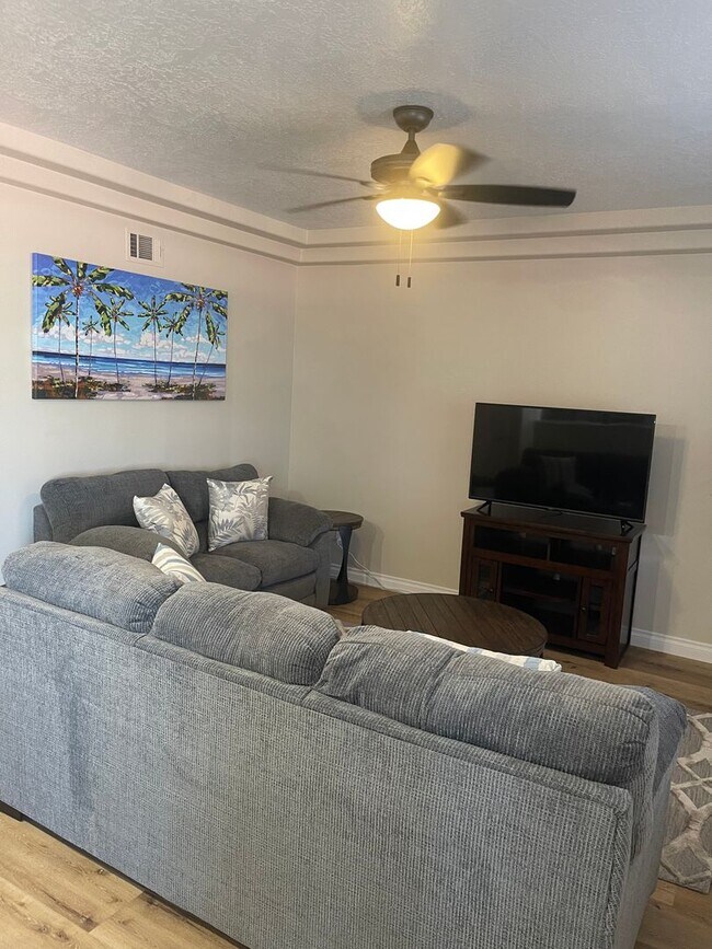 Foto del edificio - The Falls Upper Level 2 bed/2 bath condo w...