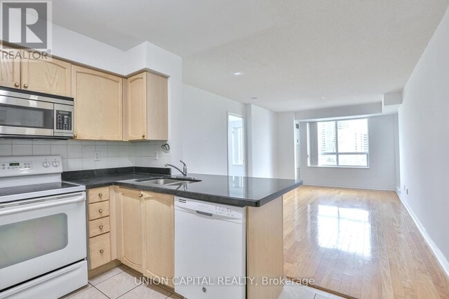 Building Photo - 23 Oneida Crescent