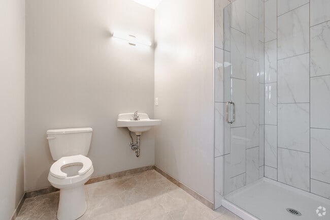 Estudio, 1BA - 400SF - Baño - INMKS Market Street Apartments