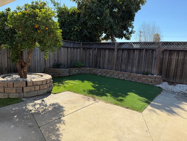 Foto del edificio - 43135 Gatewood St