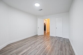 Building Photo - 10733 Braes Bend Dr