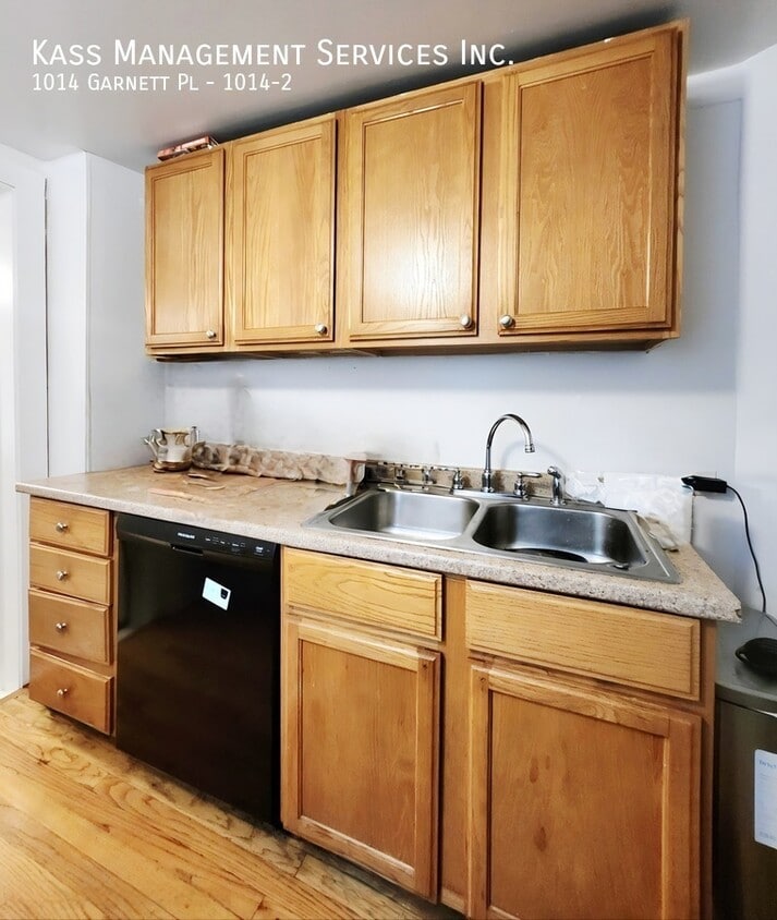 Primary Photo - 1014 Garnett Pl